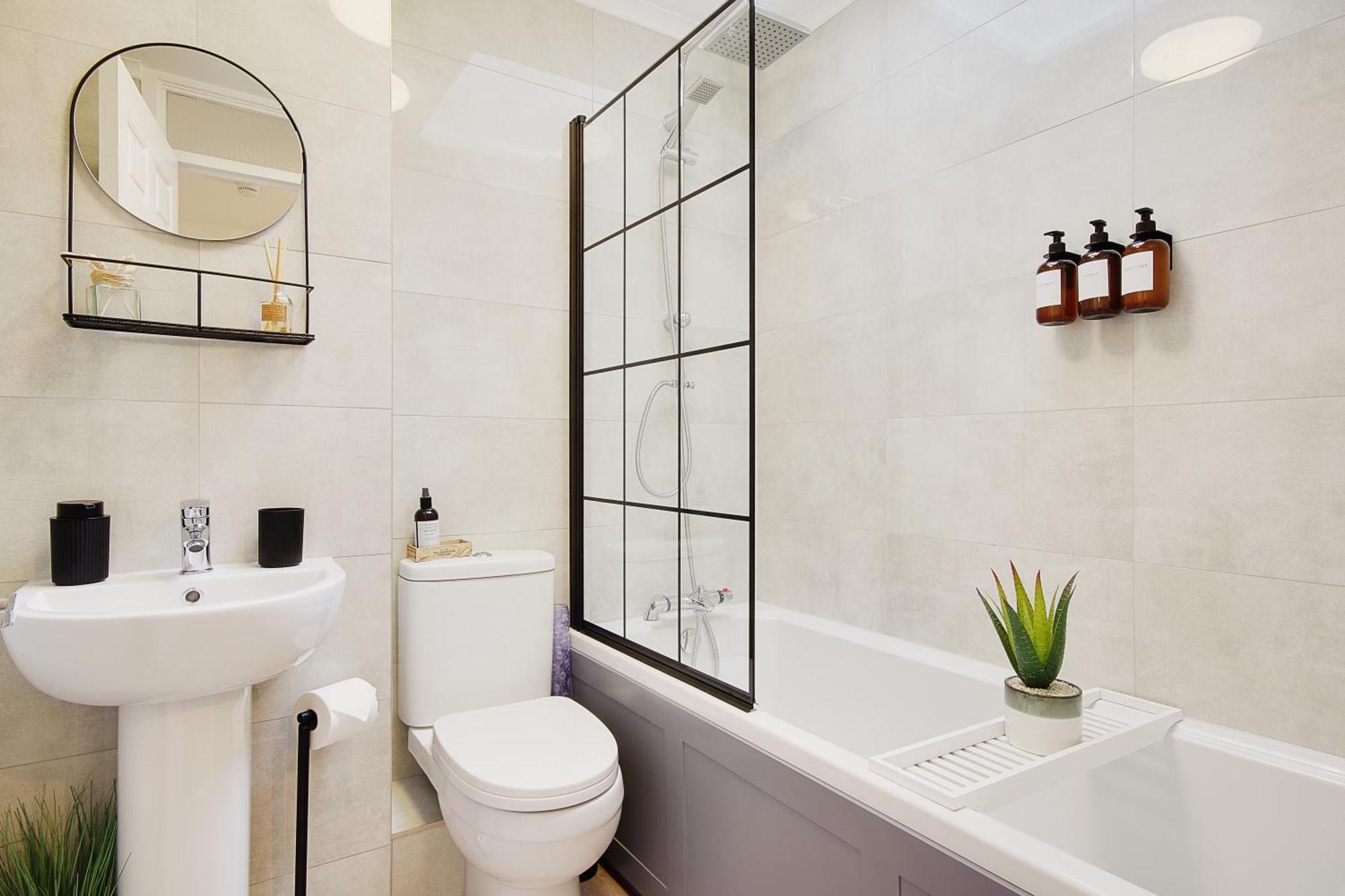 Seapoint- Boho Coastal Retreat Near Sandbanks! Poole