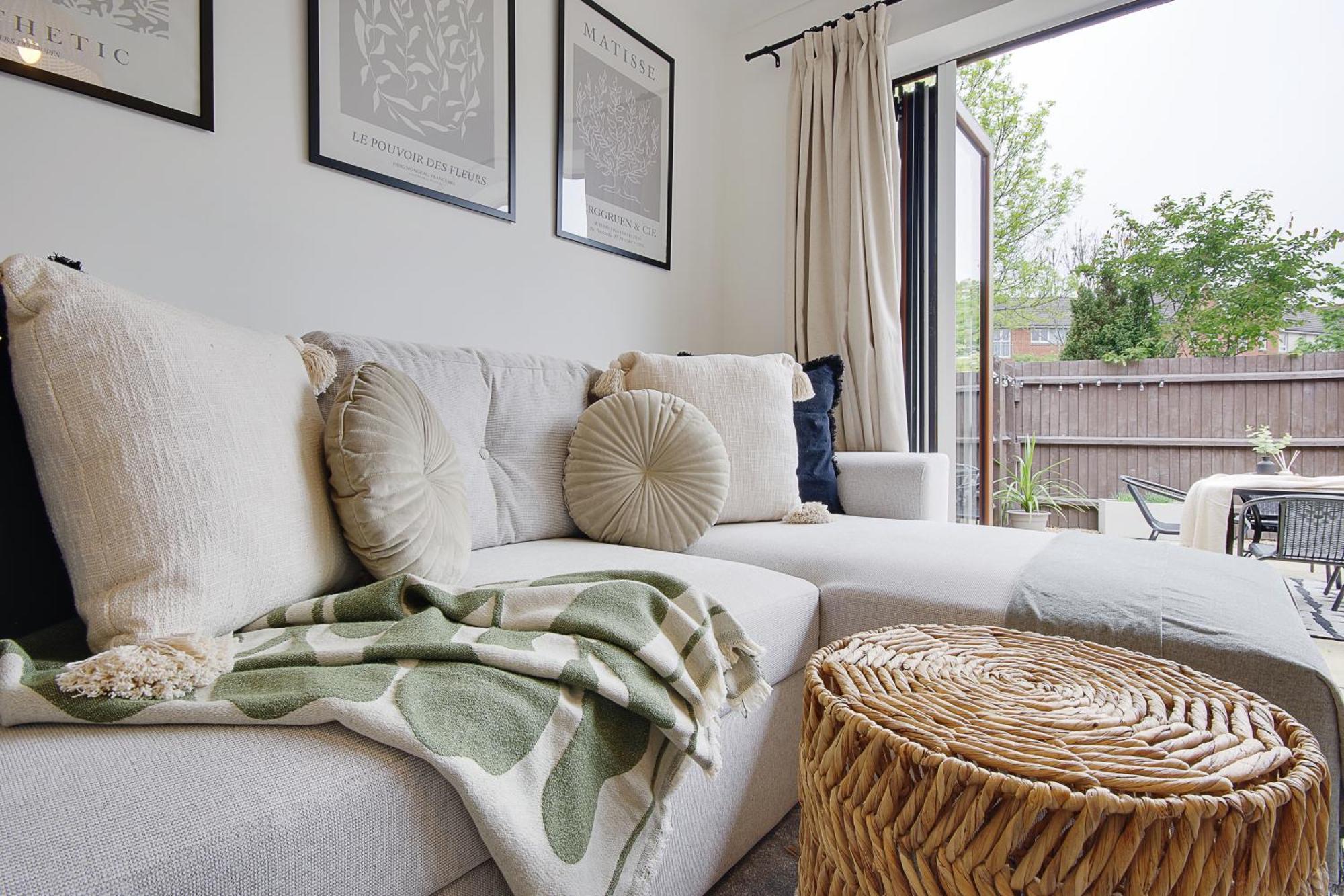 Seapoint- Boho Coastal Retreat Near Sandbanks! Poole