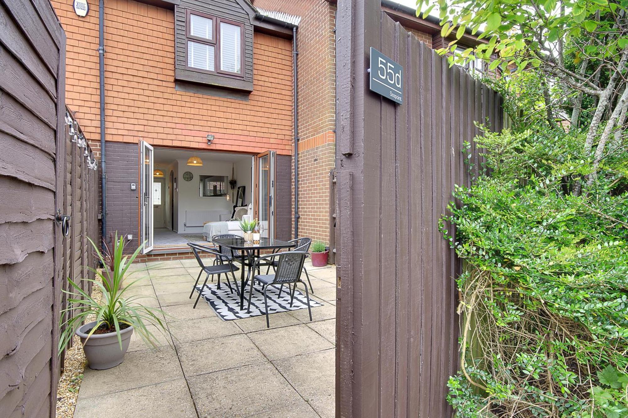 Holiday home Seapoint- Boho Coastal Retreat Near Sandbanks! Poole
