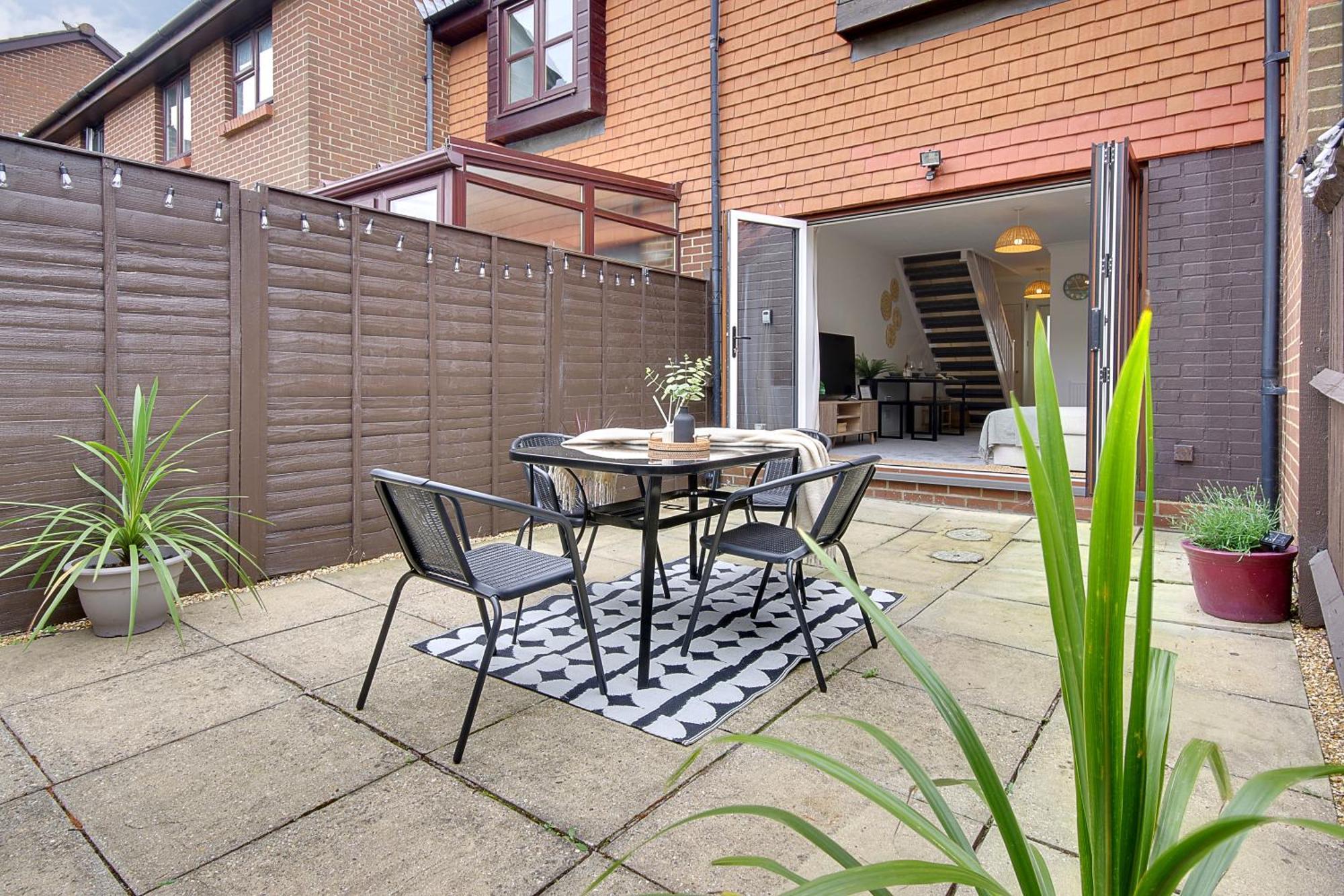 Seapoint- Boho Coastal Retreat Near Sandbanks! *